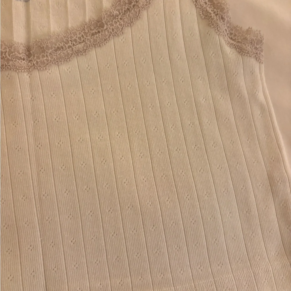 Brandy Melville pointelle lace cami white Chic Cream Lace Trim Tank Top - Picture 4 of 4
